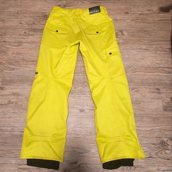 Aperture Waterproof Snow Pants - Picture 2 of 8
